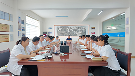 Máy Slmn CNC tổ chức cuộc họp báo cáo hàng tháng trung cấp thành công
